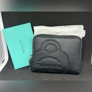 🆕 Tiffany & Co. small padded Black Leather Zip Wallet ✨new and VIRAL✨